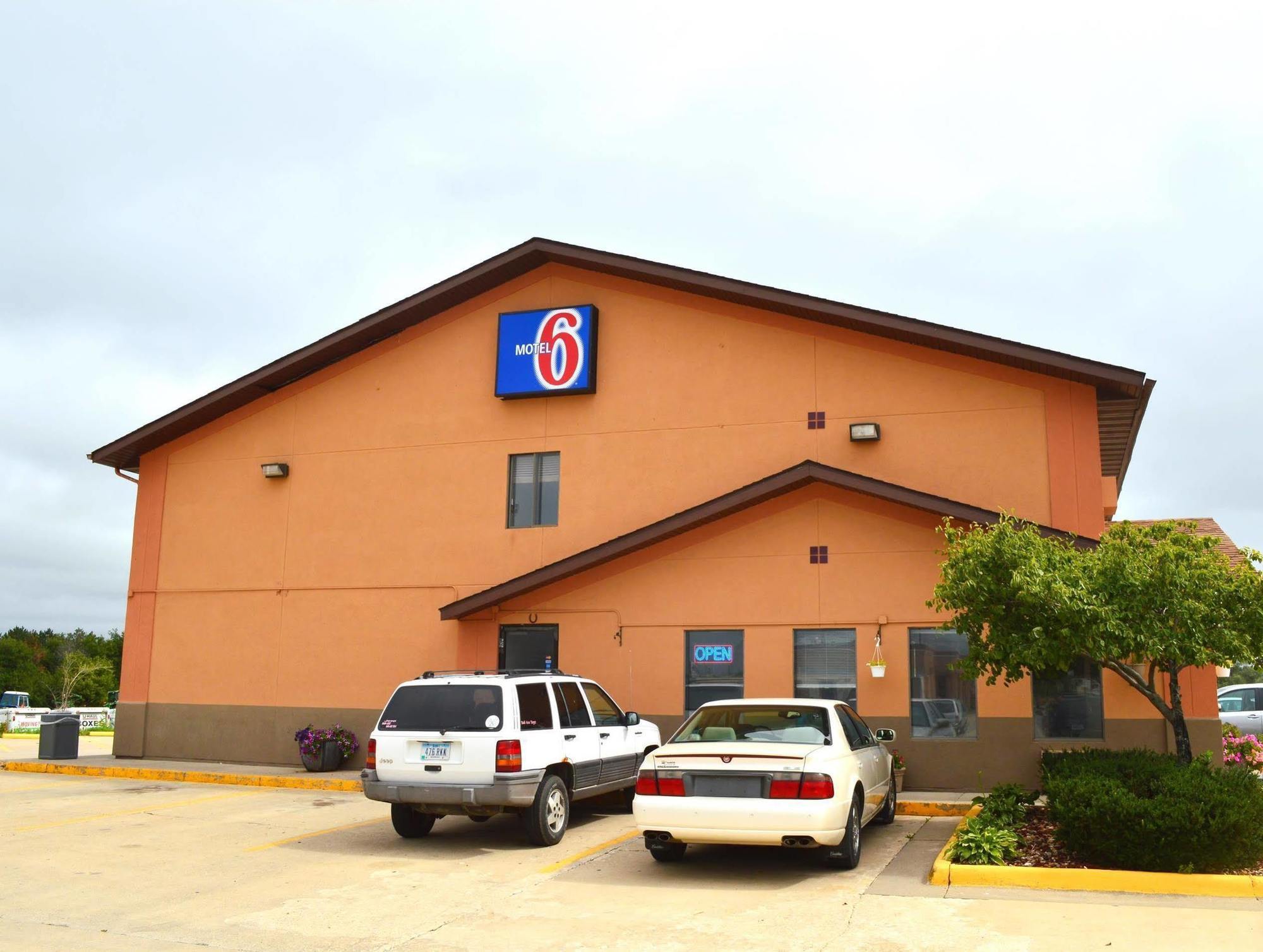 โมเทล 6 มาร์แชลทาวน์ Hotel Marshalltown ภายนอก รูปภาพ