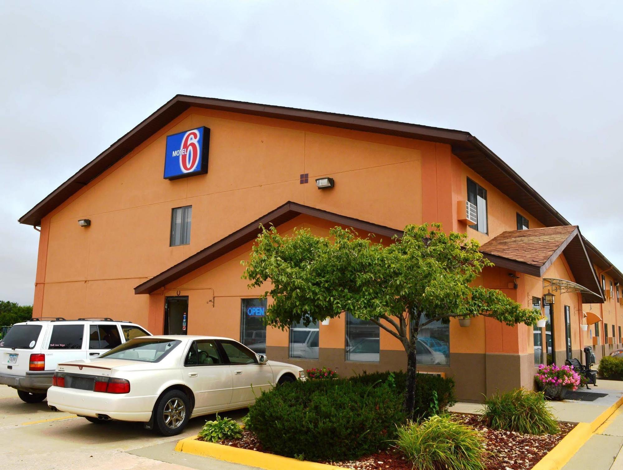 โมเทล 6 มาร์แชลทาวน์ Hotel Marshalltown ภายนอก รูปภาพ