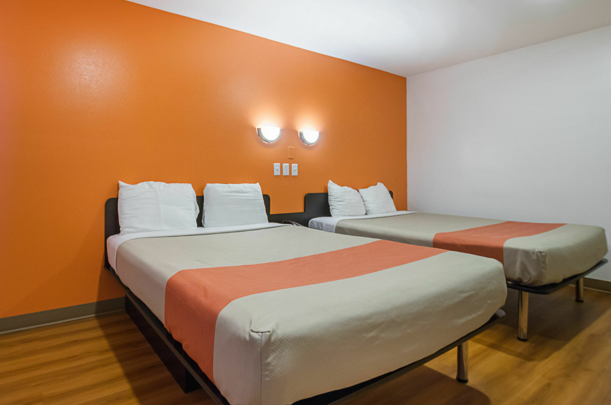 โมเทล 6 มาร์แชลทาวน์ Hotel Marshalltown ภายนอก รูปภาพ