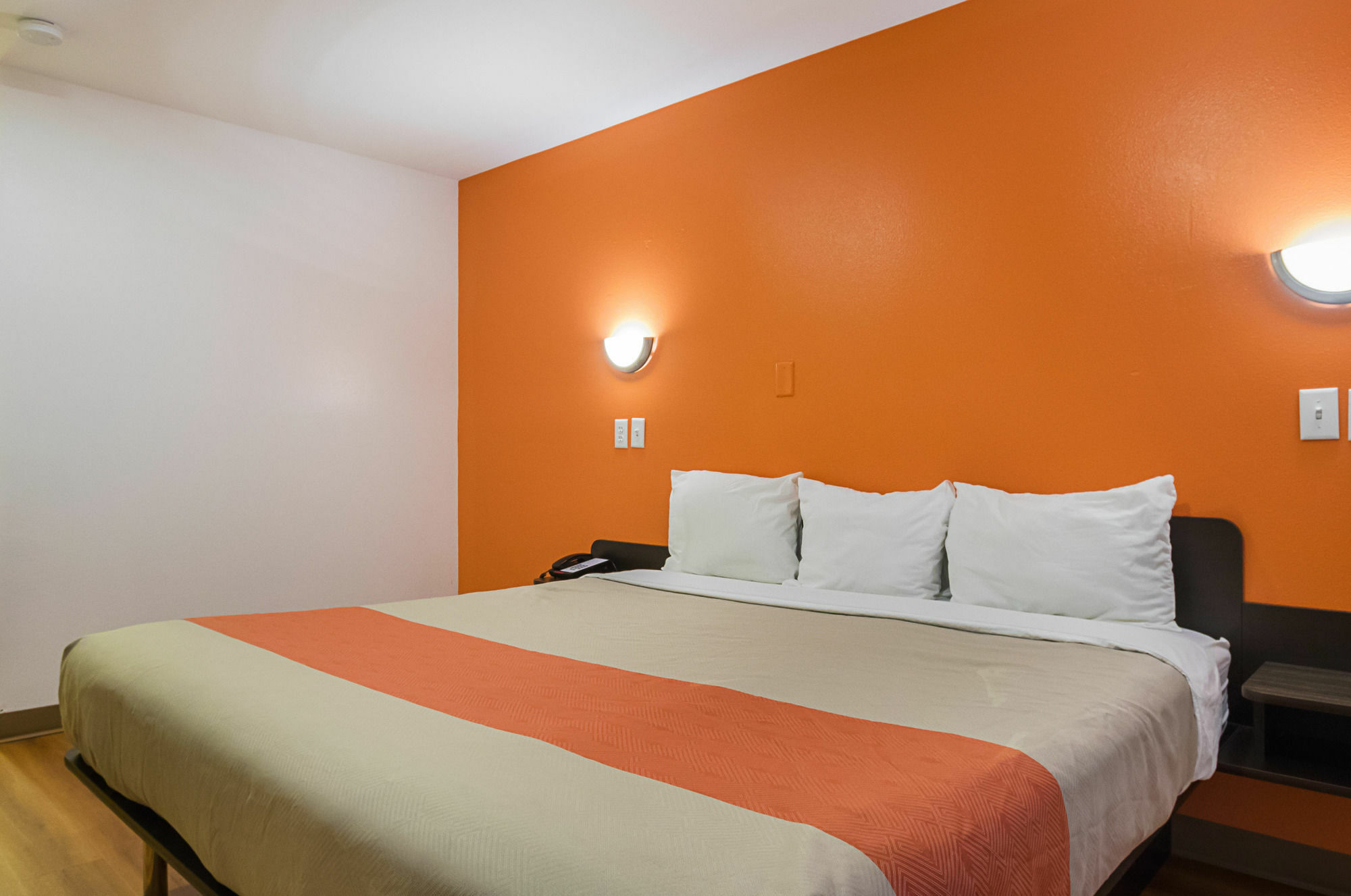 โมเทล 6 มาร์แชลทาวน์ Hotel Marshalltown ภายนอก รูปภาพ